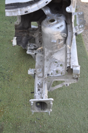 Чверть передня ліва Ford Escape MK3 13-16 дорест срібло