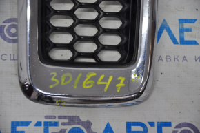 Хром вставка в решетку радиатора Jeep Cherokee KL 14-18 дорест, 4D тычки