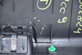 Накладка проема багажника Honda Accord 13-17 дефект ребра жесткости, затерта