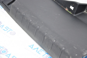 Накладка проема багажника Honda Accord 13-17 дефект ребра жесткости, затерта
