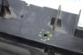Дефлектор радіатора верхній Jeep Cherokee KL 14- 3.2 зламаний креп