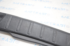 Накладка проема багажника Subaru Forester 19- SK черная, царапины, потерта