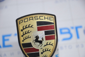 Эмблема капота Porsche Cayenne 958 11-14 полезла краска