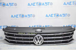 Решетка радиатора grill со значком VW Passat b8 16-19 USA, песок