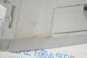 Накладка центральної стійки верхня ремінь ліва Toyota Avalon 13-18 сіра, подряпини, під хімчистку