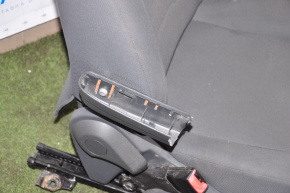 Водительское сидение Fiat 500 12-13 без airbag, механич, кож-тряпка черно-серое, слом подлокот