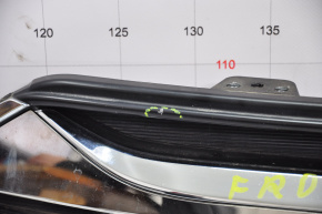 Решетка радиатора grill в сборе Hyundai Santa FE Sport 13-16 дорест, тычки