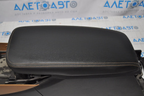 Консоль центральная подлокотник Chevrolet Volt 16- черная с коричневым швом