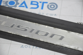 Накладка порога передняя правая Ford Fusion mk5 13-20 черная с хром вставкой, коррозия