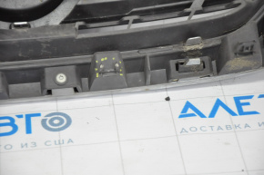 Решітка радіатора grill Nissan Altima 16-18 рест з емблемою, злам креп
