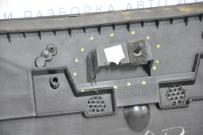 Накладка крышки багажника Ford Fusion mk5 13-16 под номер, сломано крепление