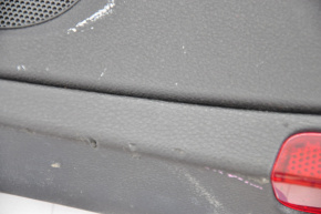 Обшивка двери карточка задняя правая VW CC 08-17 черн с беж вставкой кожа, подлокотник кожа, молдинг сер царап глянец, царапины на коже, потерта ручка