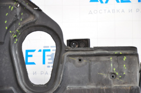 Защита двигателя правая Hyundai Sonata 11-15 трещина, с кронштейном