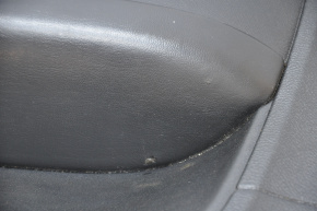 Обшивка заднього ряду права Dodge Challenger 15-19 черн, пропалений підлокітник, подряпини, дефект креп, без заглушки