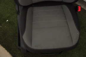 Пассажирское сидение Ford Escape MK3 13-19 без airbag, механич, тряпка серое