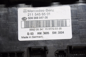 Блок запобіжників багажника Mercedes W211