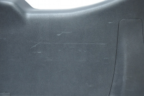 Обшивка двери багажника Toyota Highlander 14-19 черн, царапины, потерта