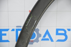 Накладка арки крила перед левом VW Tiguan 09-17 злом кріп, затерта