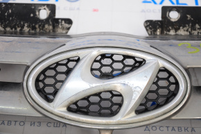 Решітка радіатора grill Hyundai Sonata 11-15 з емблемою, здувся хром, злам направляючі