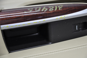 Обшивка дверей картка перед правою Acura TLX 15-17 шкіра беж, дефект накладки