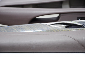Обшивка двери карточка передняя правая Cadillac ATS 13- кожа корич, трещины на коже