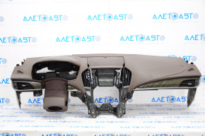 Торпедо передня панель без AIRBAG Cadillac ATS 13- корич, тріщини на шкірі, затертості, подряпини