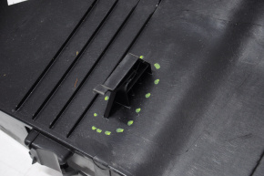 Накладка отвору багажника Ford Mustang mk6 15- купе, чорний, злам креп, подряпини, без заглушки