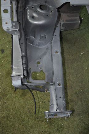 Чверть передня права Ford Escape MK3 13-16 дорест, срібло, з центр стійкою
