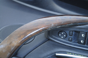 Обшивка двери карточка передняя левая BMW 3 F30 12-18 черн, затерта ручка