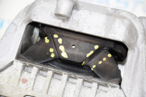 Подушка двигателя правая VW Beetle 12-19 2.5 трещины в сайленте