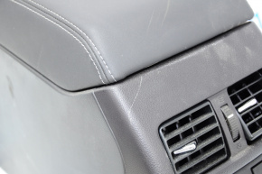 Консоль центральна підлокітник Subaru Legacy 15-19 шкіра чорний, під підігрів, подряпка, шар креп