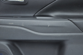 Обшивка двери карточка задняя правая Mitsubishi Outlander 14-21 черн кожа, царапины, потерта