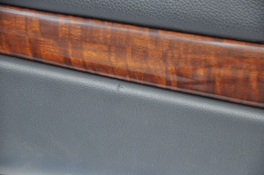 Обшивка двери карточка передняя правая Mitsubishi Outlander 14-21 черн кожа вставка под дерево