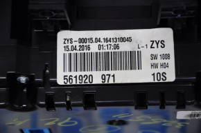 Щиток приладів VW Passat b8 16-19 USA 92К подряпини