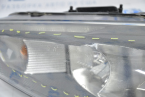 Фара передня ліва гола Ford Focus mk3 15-18 рест галоген темна, тріщини у склі