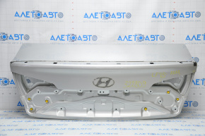 Крышка багажника Hyundai Sonata 15-17 серебро Y8 тычка