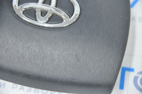 Подушка безопасности airbag в руль водительская Toyota Prius V 12-17 царапины