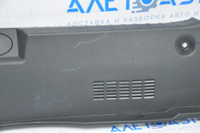Накладка проема багажника Kia Optima 11-15 царапины, потерта