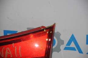 Фонарь внутренний крышка багажника правый Toyota Sienna 12-14 скол