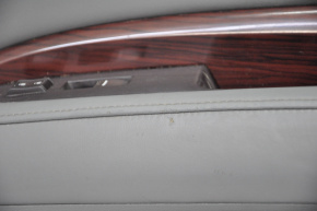 Обшивка двери карточка передняя правая Acura MDX 14-16 серая с серой вставкой кожа, подлокотник кожа, молдинг под дерево глянец, царапины, задир