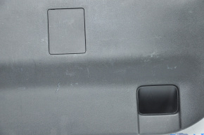 Обшивка дверей багажника нижня Toyota Prius 30 10-15 черн, подряпини, потерта