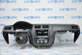 Торпедо передняя панель с AIRBAG VW Jetta 11-18 USA черн, царапины