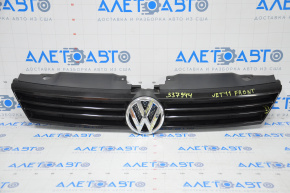 Решітка радіатора grill VW Jetta 11-14 USA зі значком, подряпина на емблемі, надлом решітки