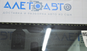 Лобовое стекло Ford Fiesta 11-19 скол, воздух по кромке