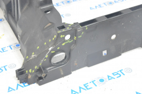 Телевизор панель радиатора VW Passat b7 12-15 USA пластик, трещины, надломы