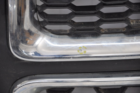 Решетка радиатора grill Dodge Journey 11- хром с эмблемой, тычки