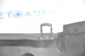 Дефлектор радіатора верх Ford Fiesta 14-19 1.6 зламане кріплення