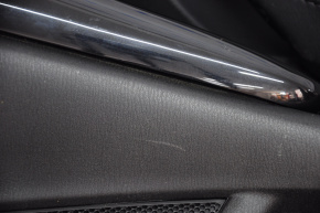 Обшивка дверей картка перед правим Mazda CX-9 16- шкіра чорн, подряпини