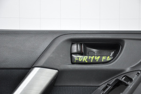 Обшивка двери карточка передняя левая Subaru Forester 14-18 SJ тряпка черн, потерта