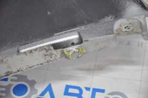 Бампер задний голый левый Ford Escape MK3 17-19 рест, серебро, надрывы креплений